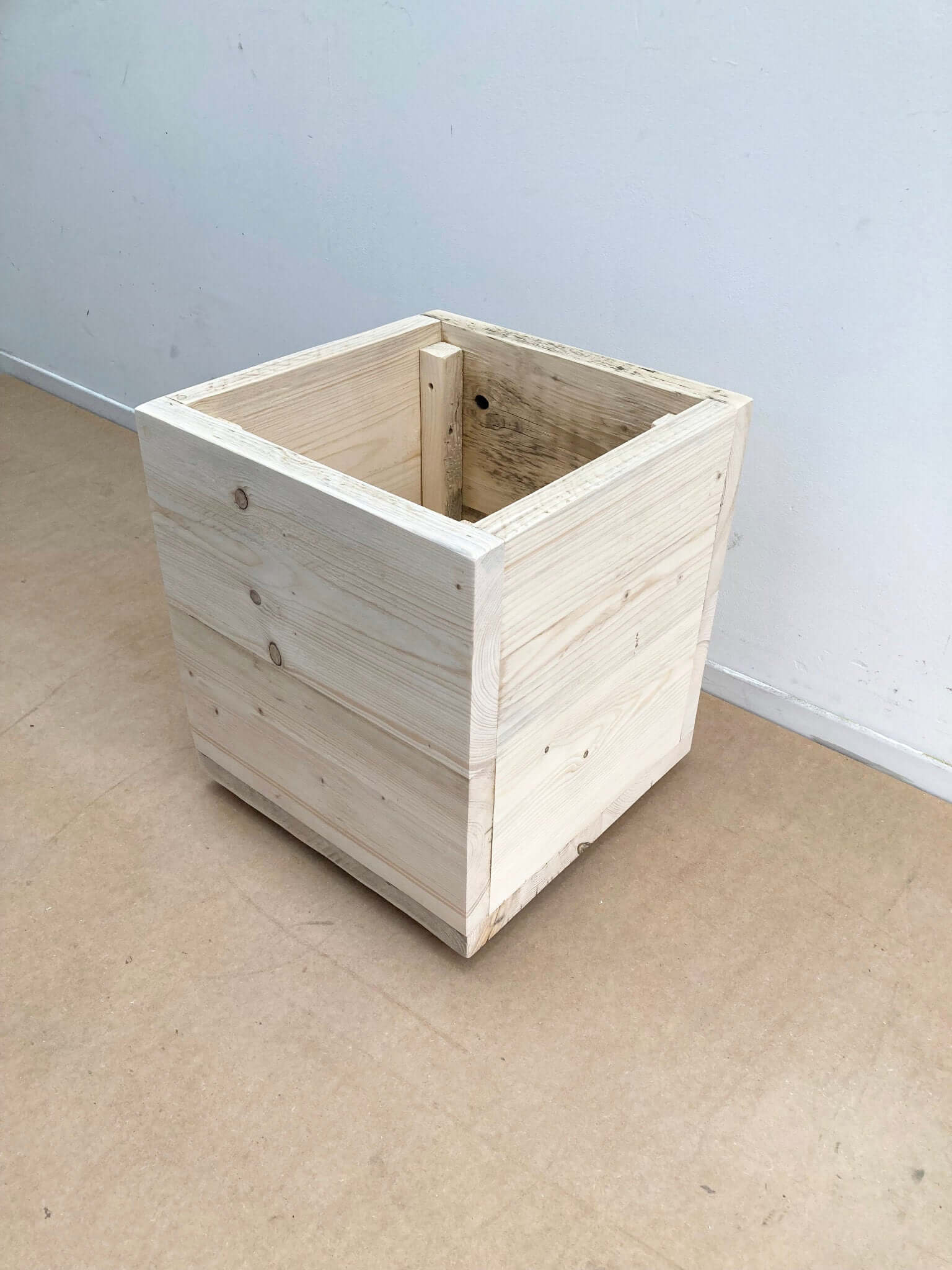 Reclaimed wood planter cube box.