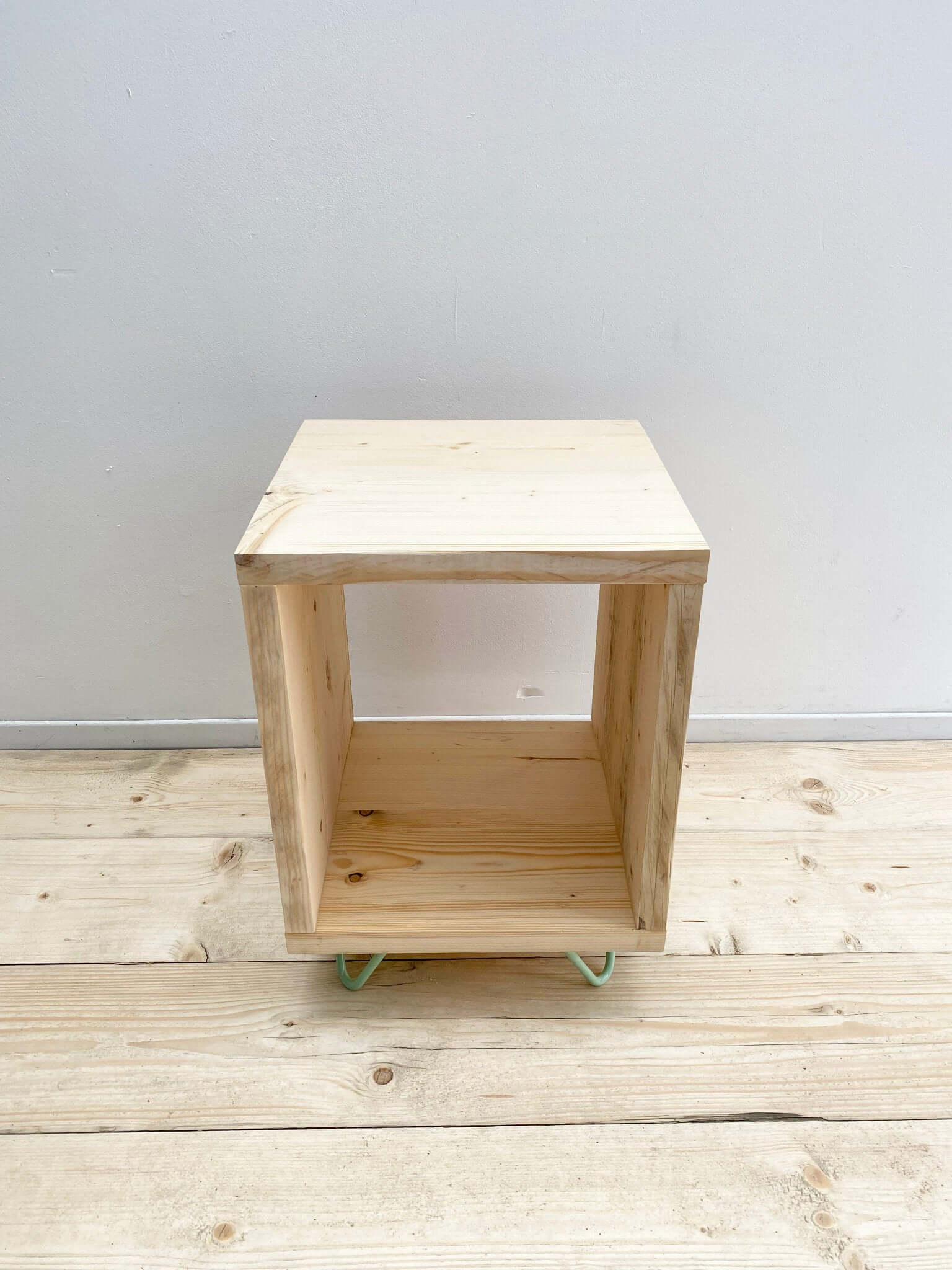 Reclaimed wood side table cube with hairpin legs.